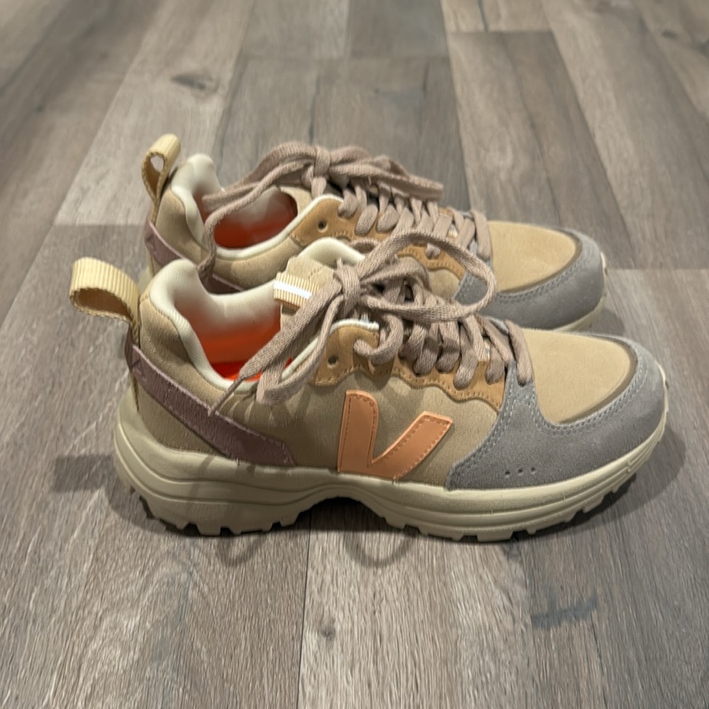 VEJA VENTURI SUEDE ALMOND PEACH MULTICO SNEAKERS - Picture 6 of 11